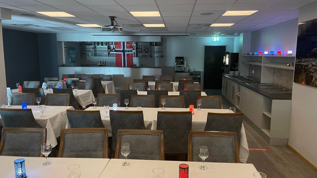 Selskapslokale klart til middag og arrangement